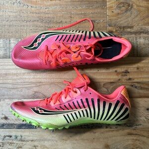 Women’s Saucony Showdown track spike size 9